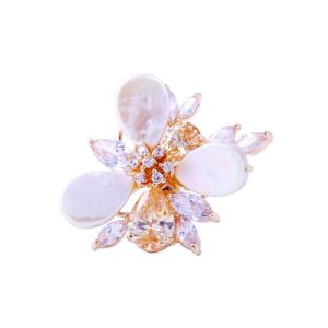 Luxurious Elegant Pearl and Zircon Ring