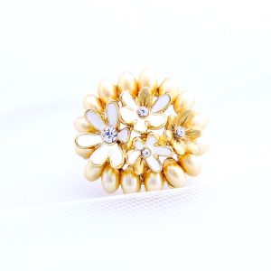 Elegant Vintage Pearl Ring