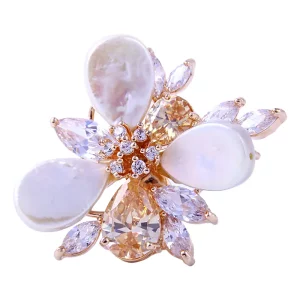 Luxurious Elegant Pearl and Zircon Ring