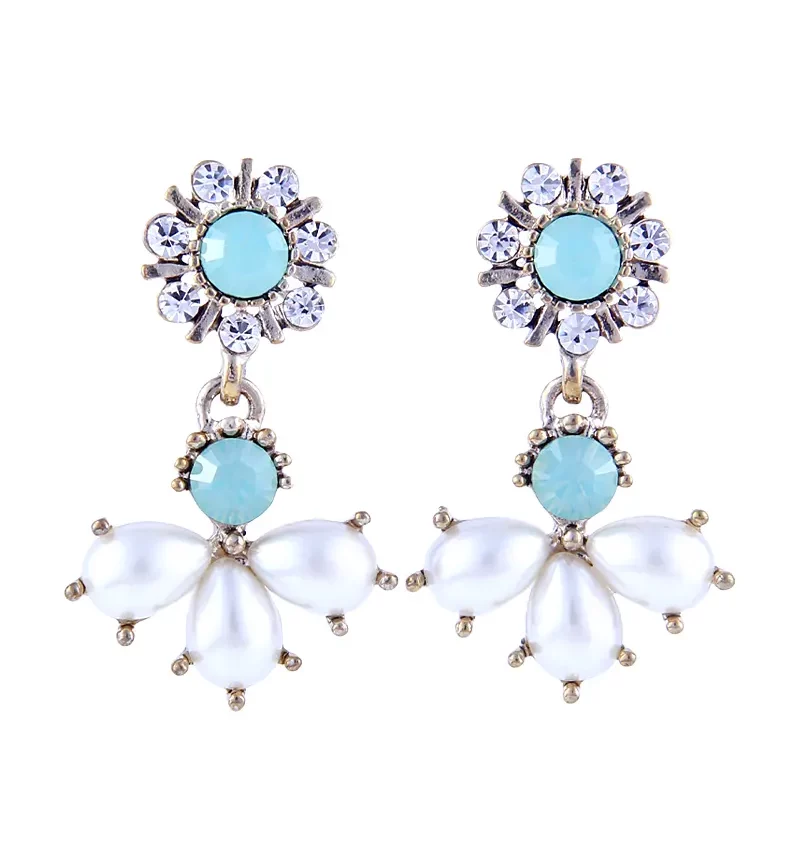 SAIVASS Stylish Earrings for Women – Minimalist Design