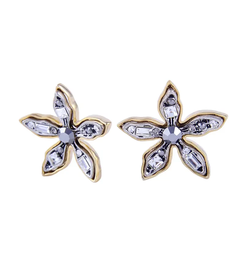 SAIVASS Stylish Earrings for Women – Minimalist Design