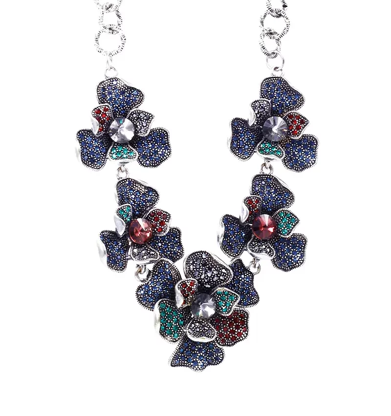 SAIVASS Vintage Necklace for Women – Classic Design