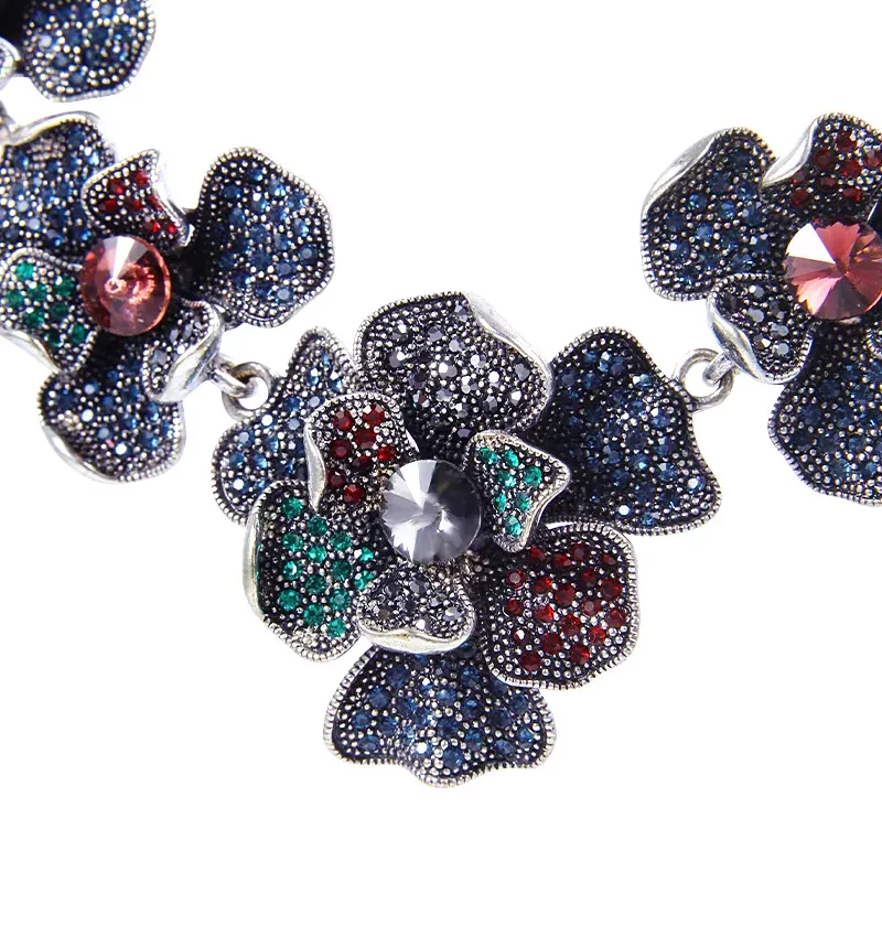 SAIVASS Vintage Necklace for Women – Classic Design