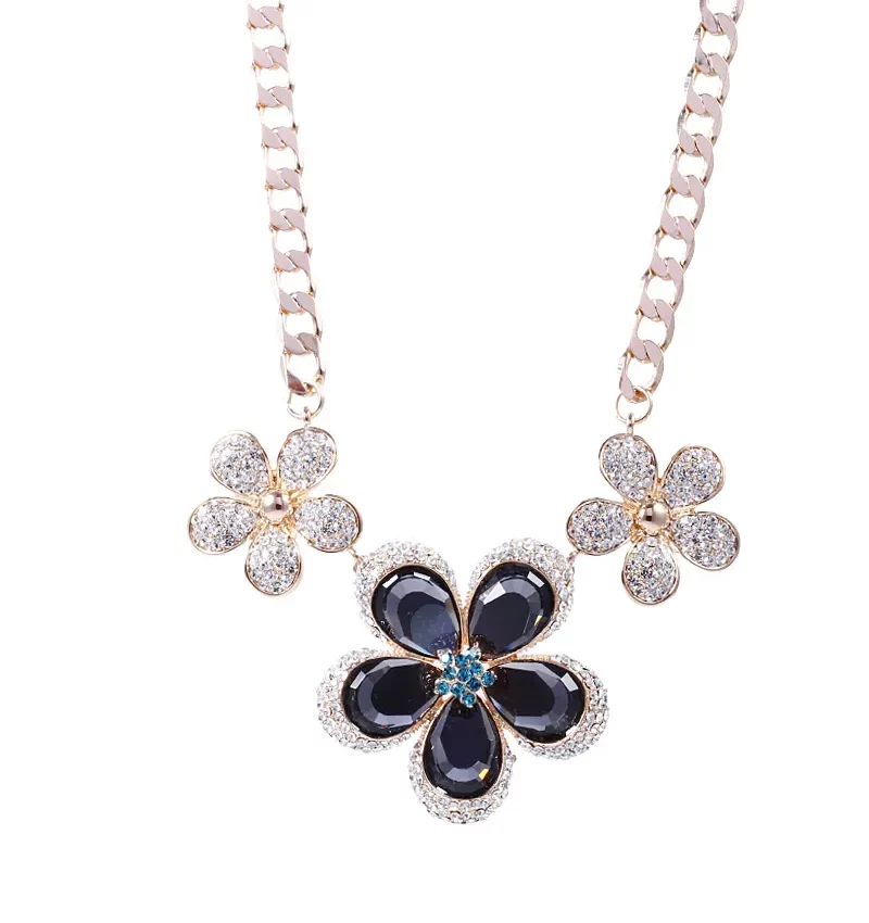 SAIVASS Stylish Necklace for Women – Minimalist Design