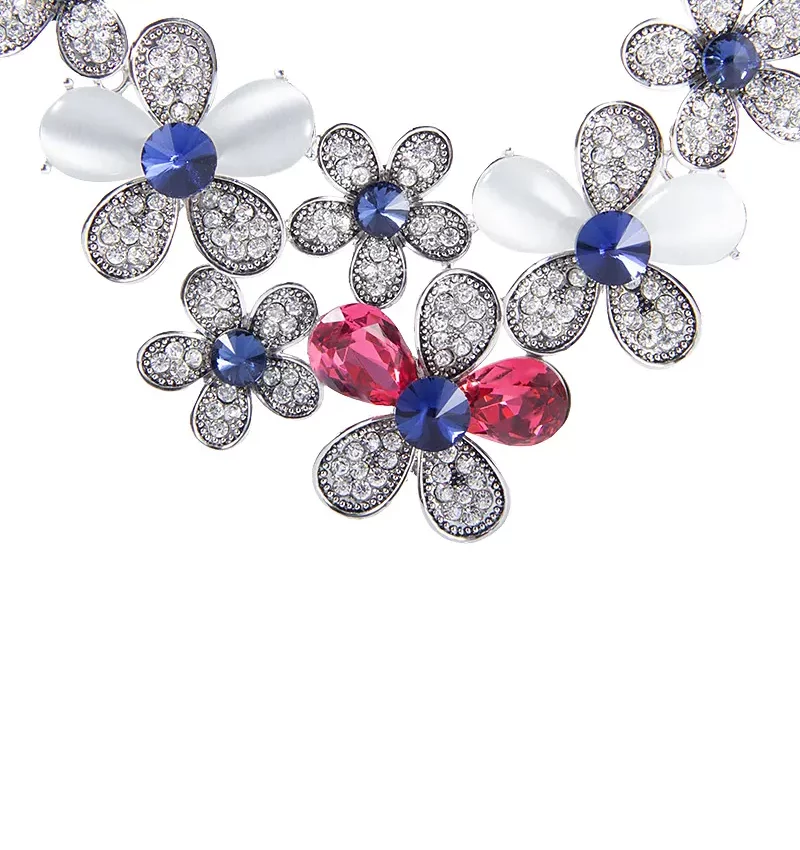 SAIVASS Stylish Necklace for Women – Minimalist Design